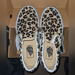 ✨ Vans classic slip on leopard print
